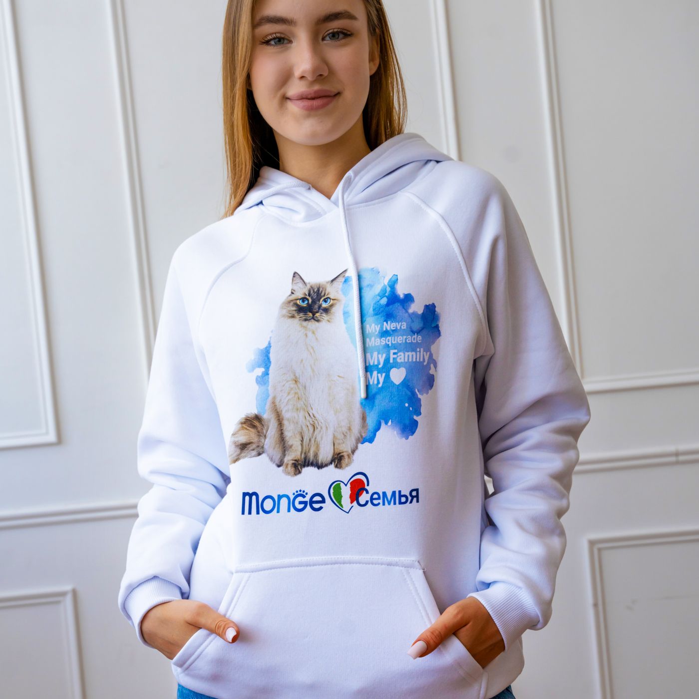 Monge Gift Shop collection 2023 толстовка белая Невская Маскарадная размер S