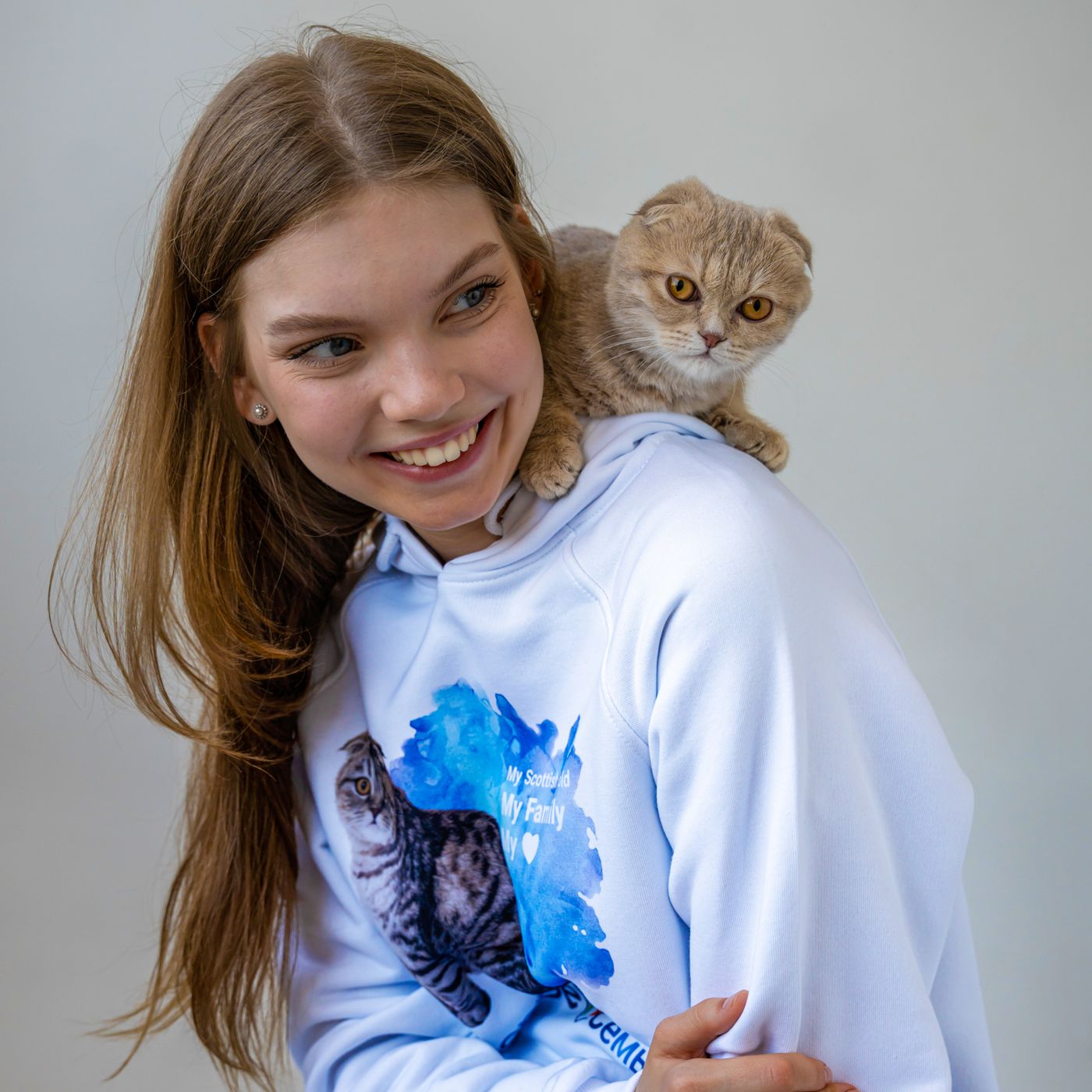 Monge Gift Shop collection 2023 толстовка белая Шотландская полосатая кошка размер L — фото 4